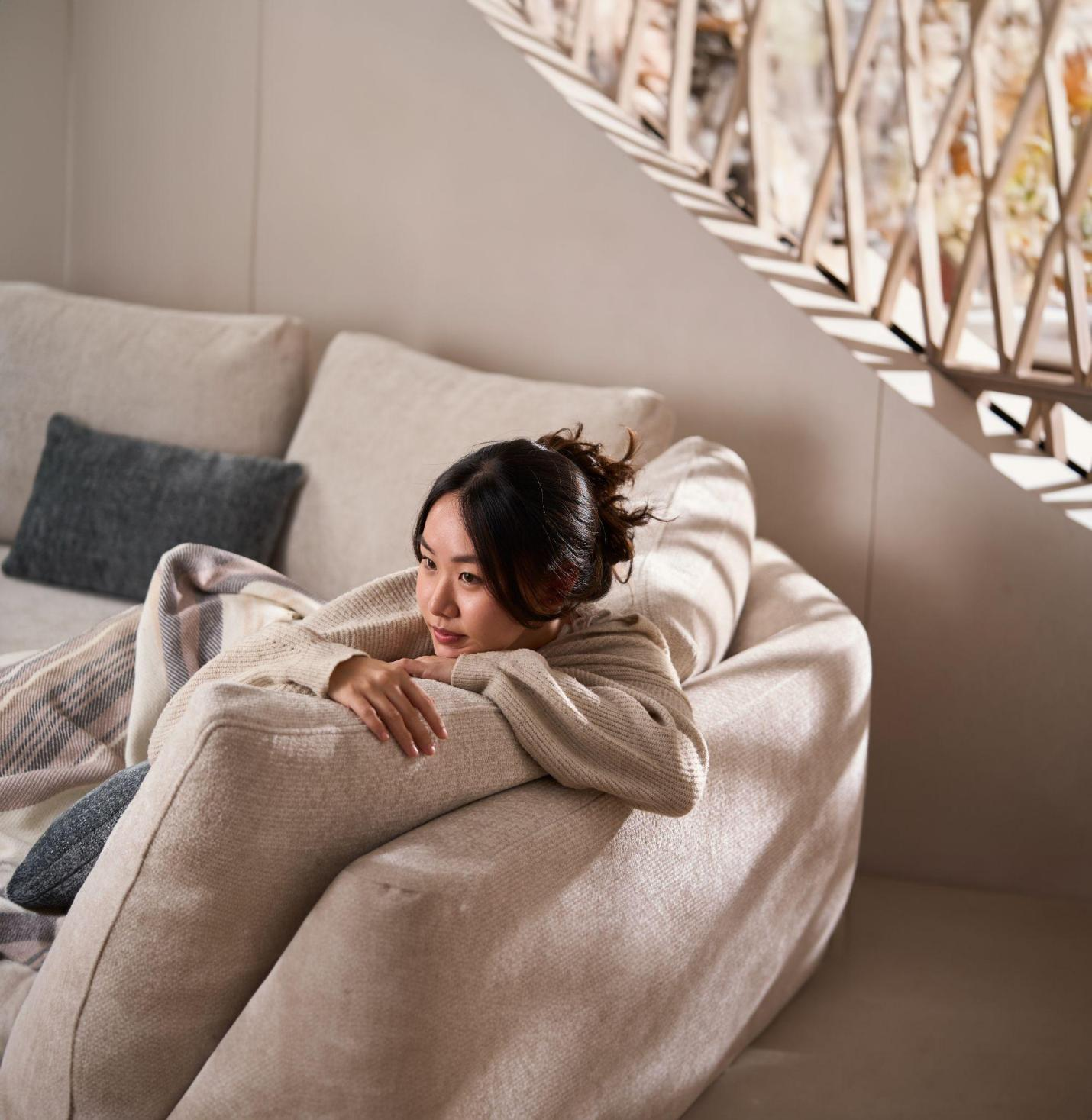 Sofa Kain Bergaya Japandi, Best Seller - Evita Cellini