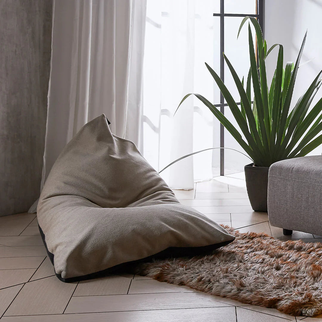 Bean Bag dan Stools